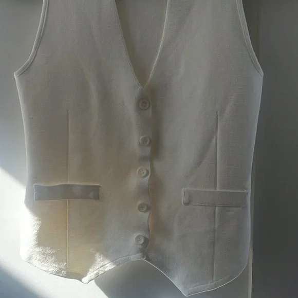 White Zara vest/ waistcoat NWOT - Picture 3 of 3